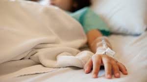  Mãe é principal suspeita de maltratar criança de colo que está em coma